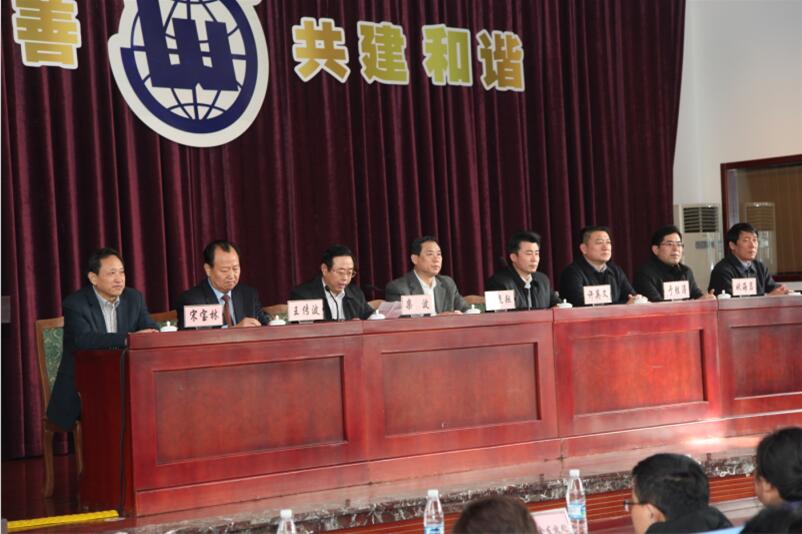 F:\照片\2018年\17农民工\新建文件夹\领导们.jpg